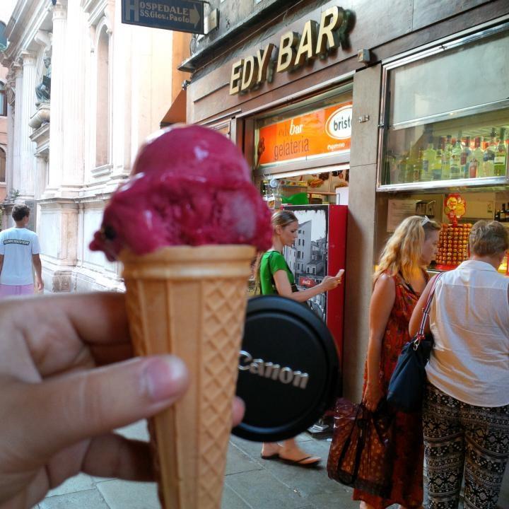 Edy Bar