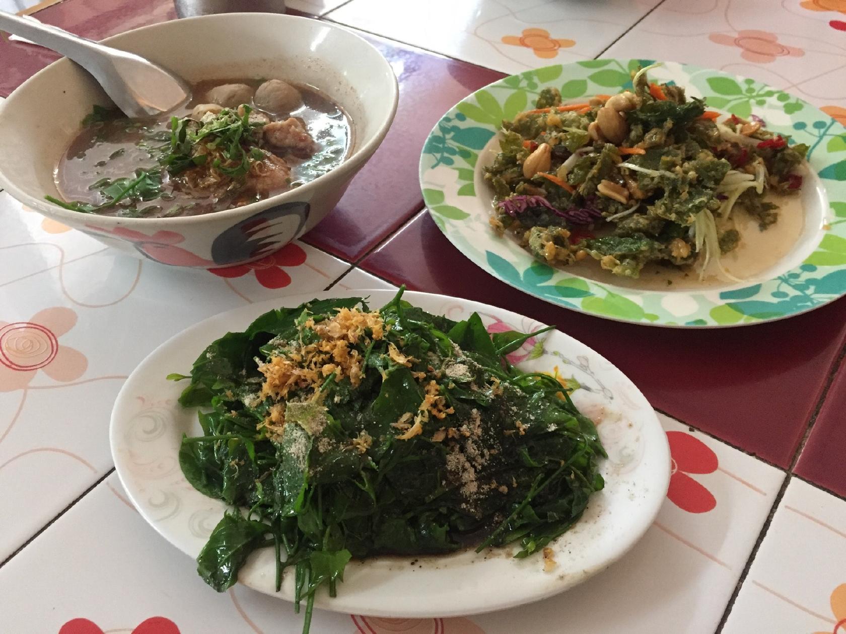 ครัวผักหวานป้าน้อย