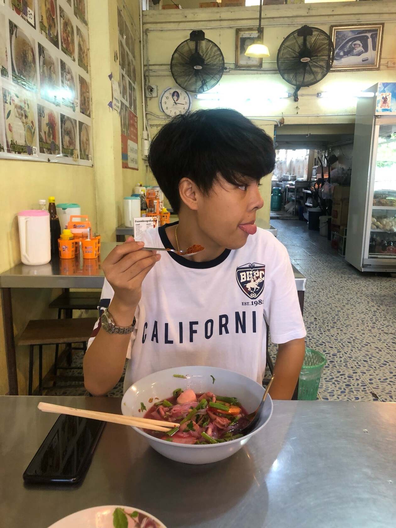 รสอ๋องลูกชิ้นยักษ์