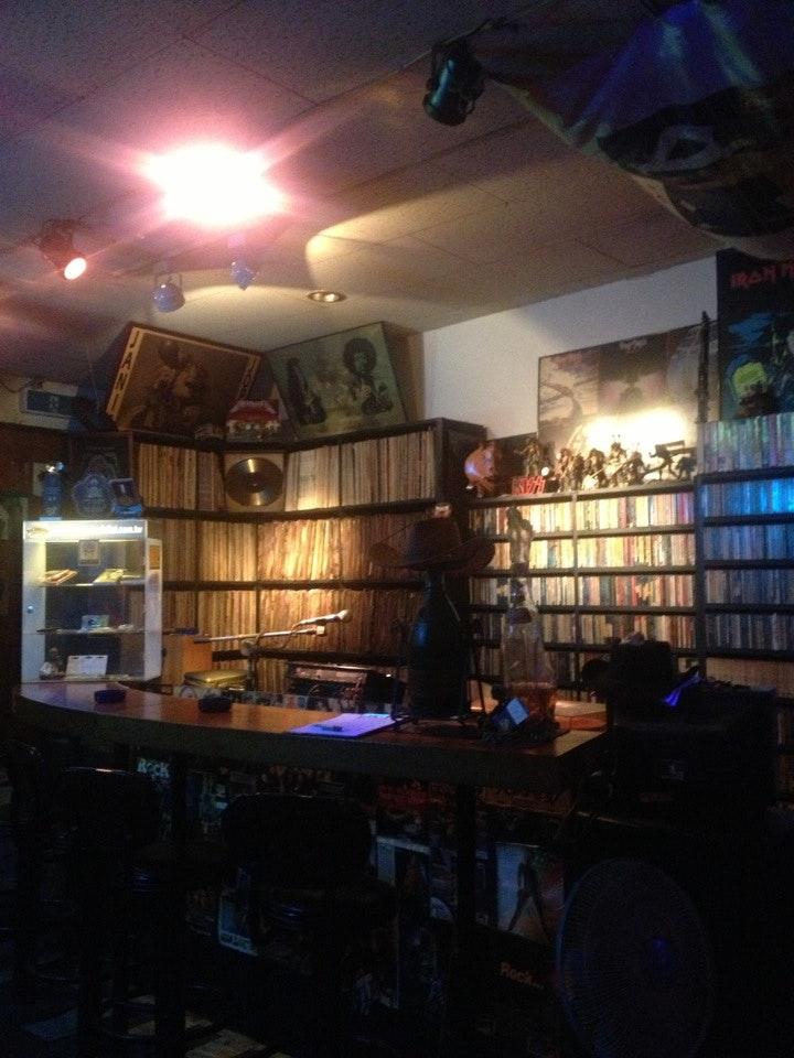 DJ Bar