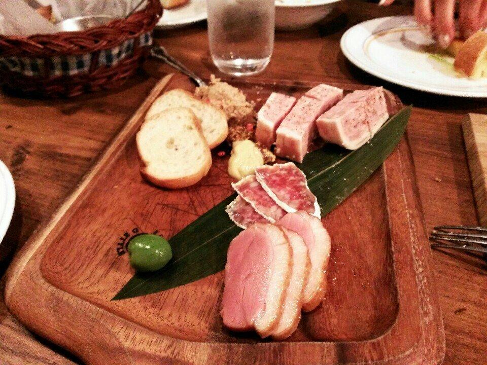 肉バル33meathouse Tretre