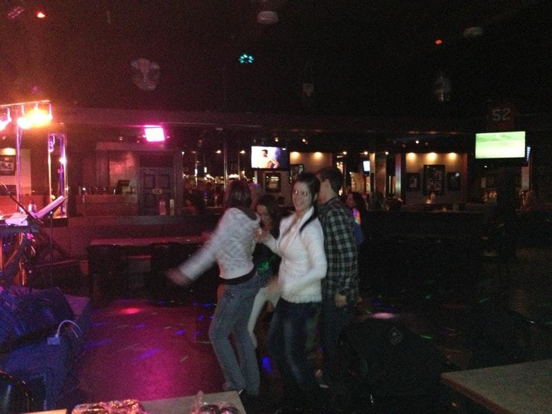 The Green (formerly Sneakers Pub)