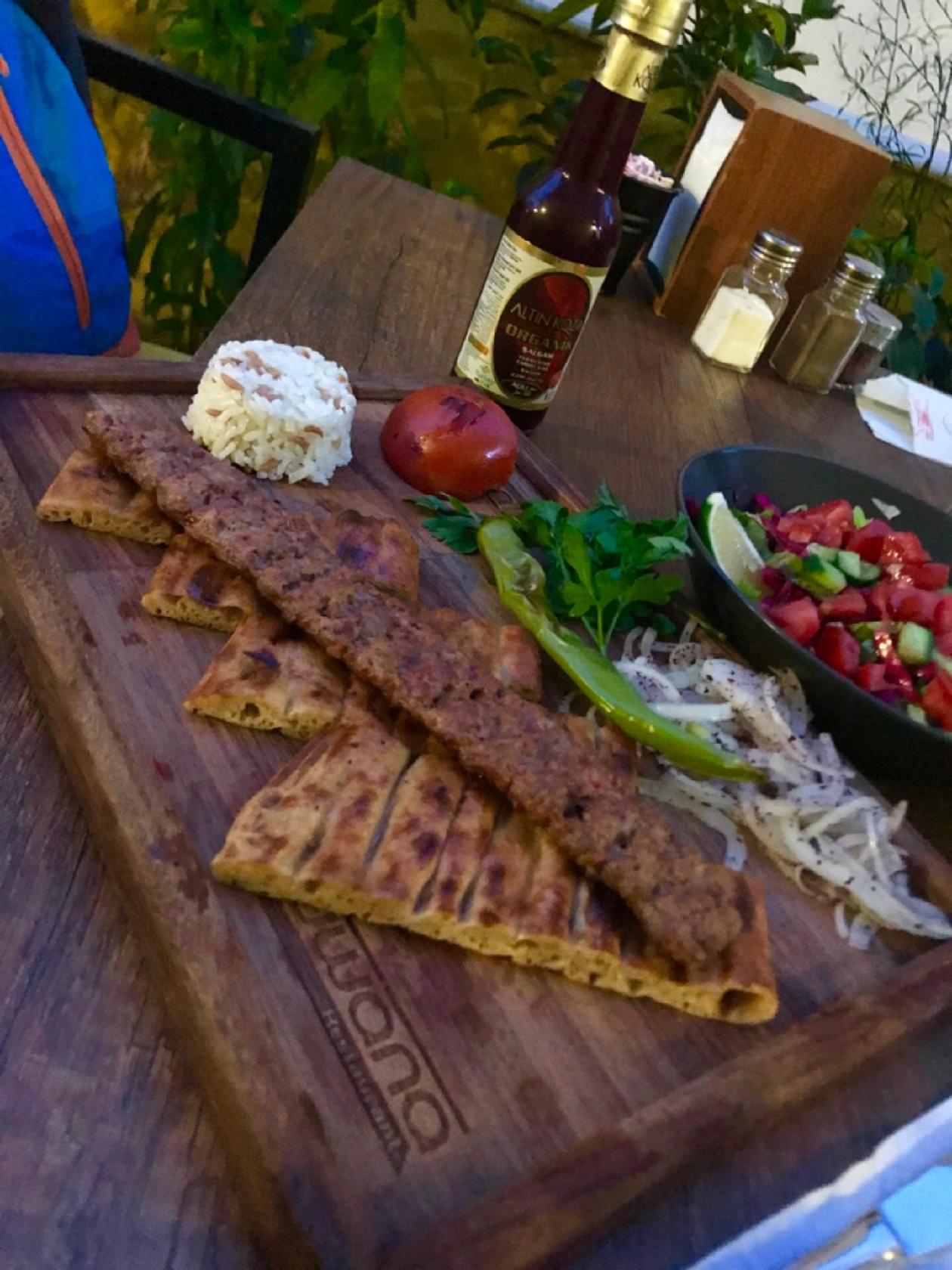 Tuwana Restaurant & Steak House