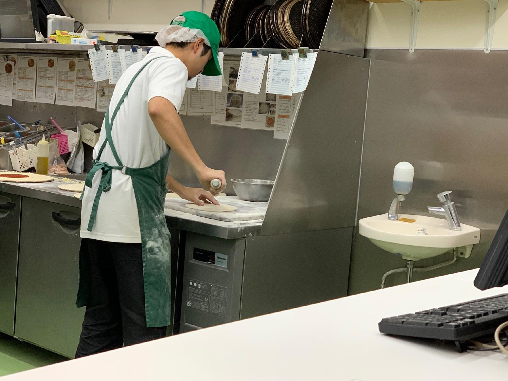 ピザッツ 大谷街道宝木店