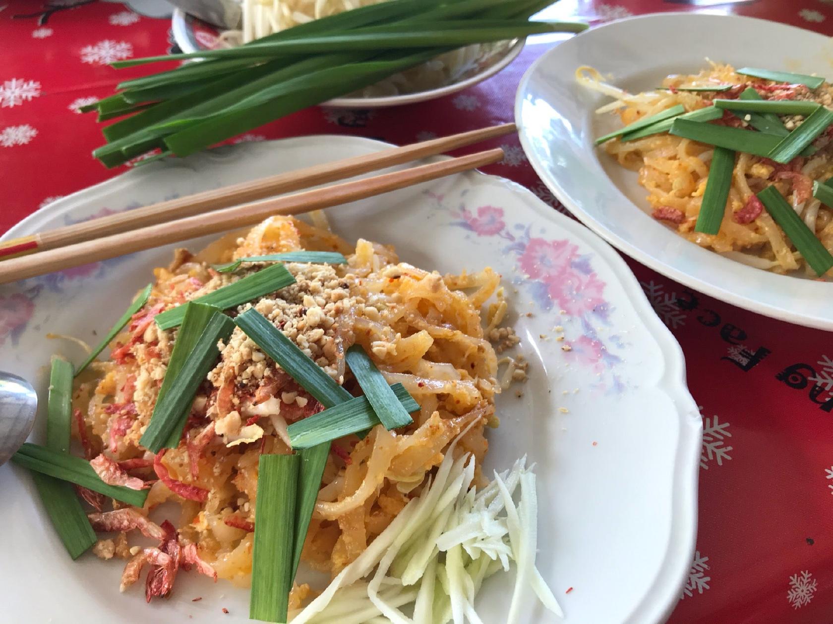 ผัดไทยมะเฟือง วัดท้องคุ้ง