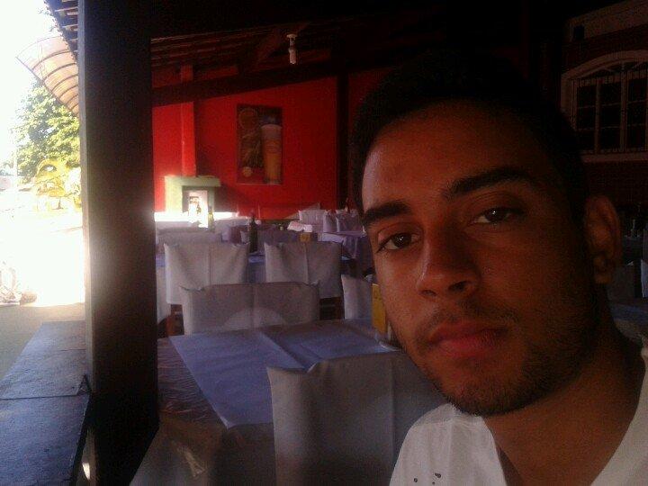 Pizzaria e Esfiharia Tropical