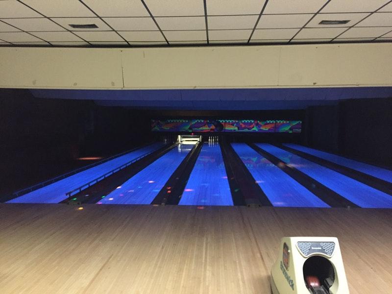Corner Pin Lanes