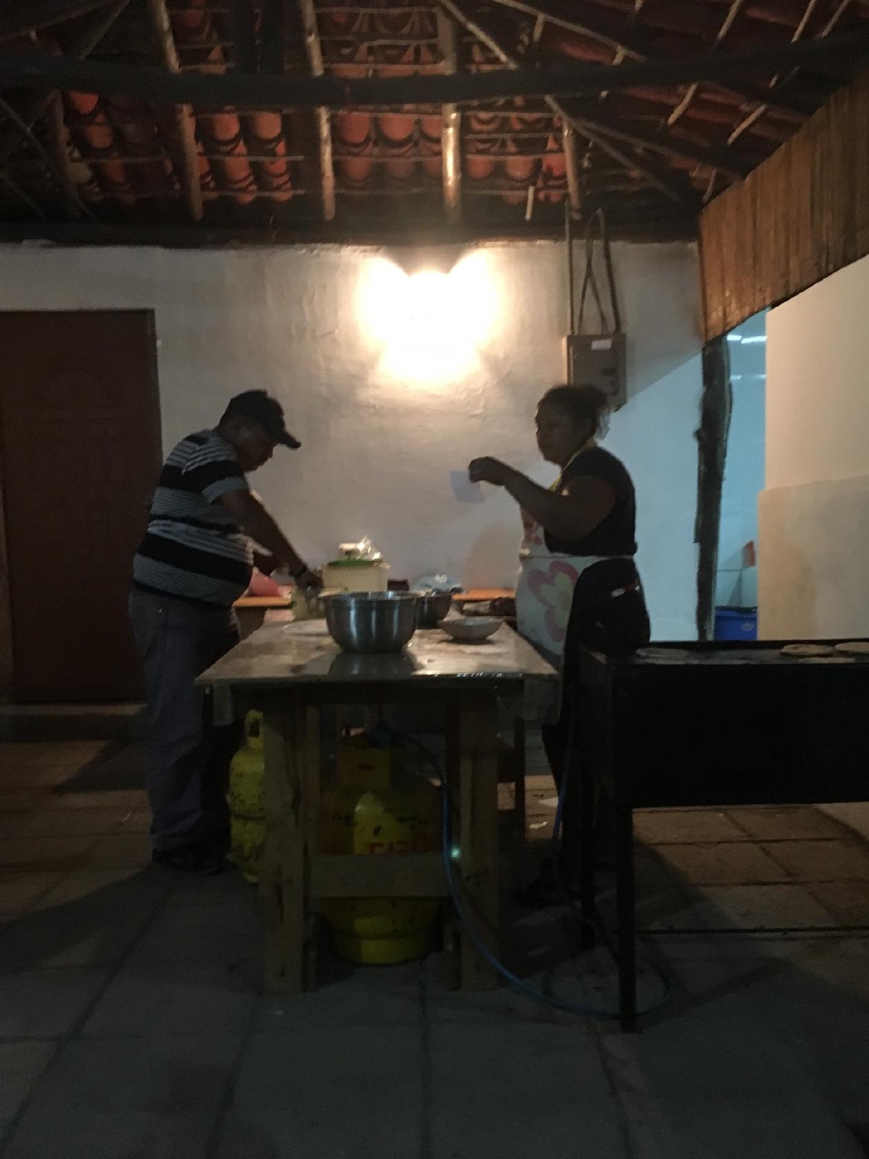 Restaurante y puseria Las Tias