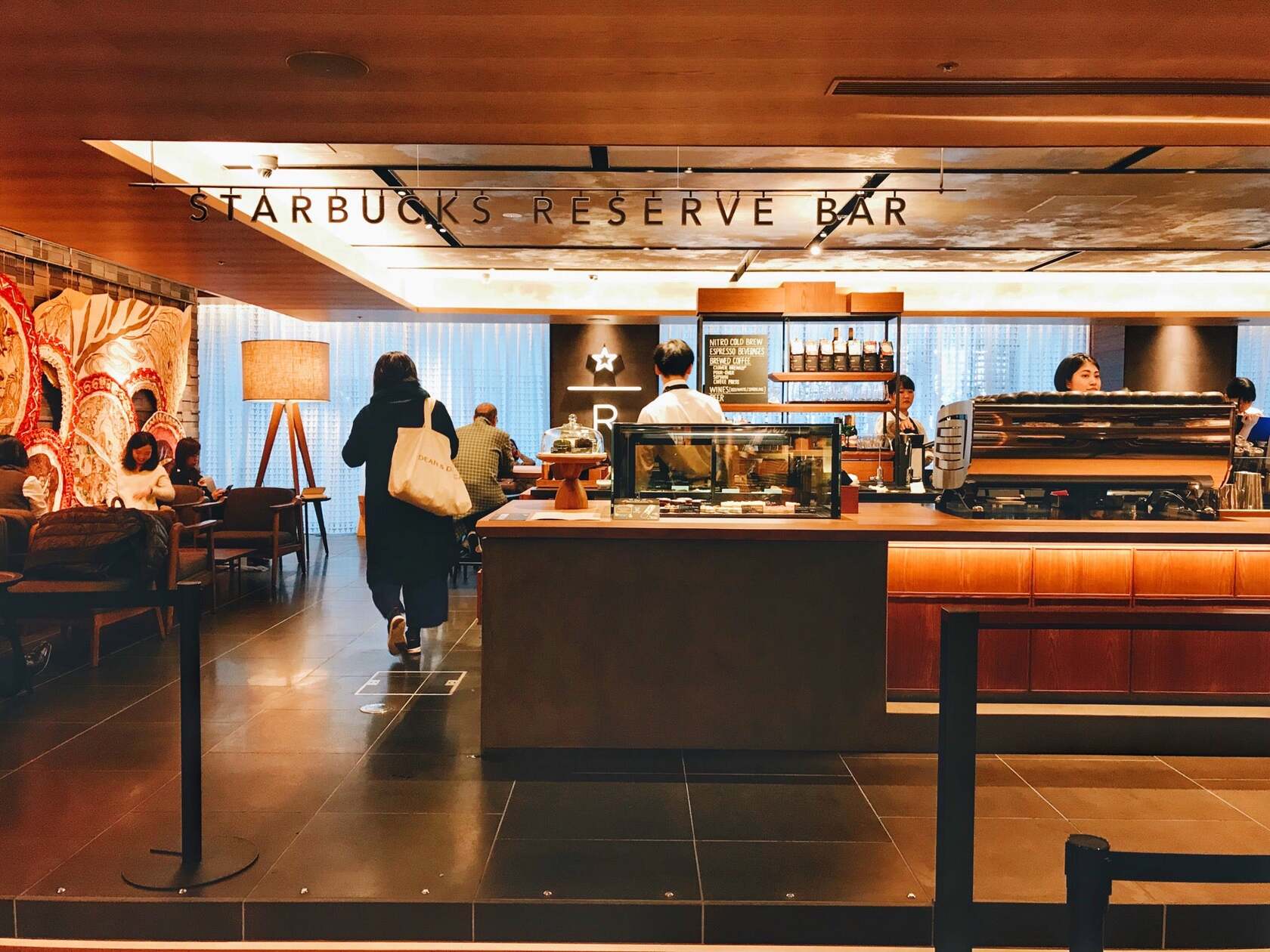 スターバックス コーヒー 銀座 蔦屋書店
