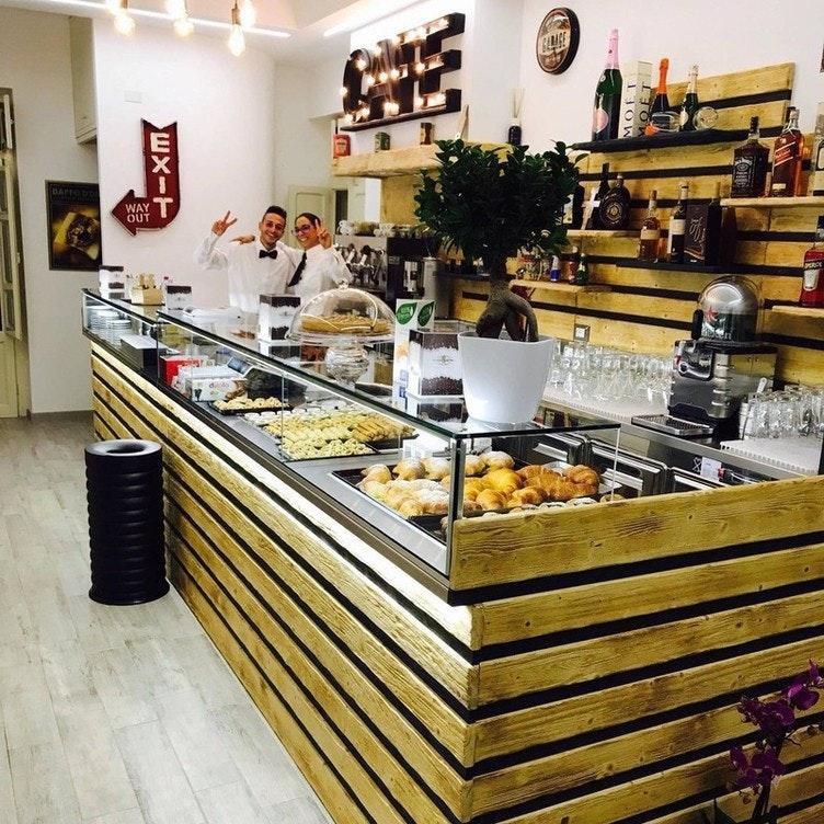 Cin Cin Caffetteria 400 Street