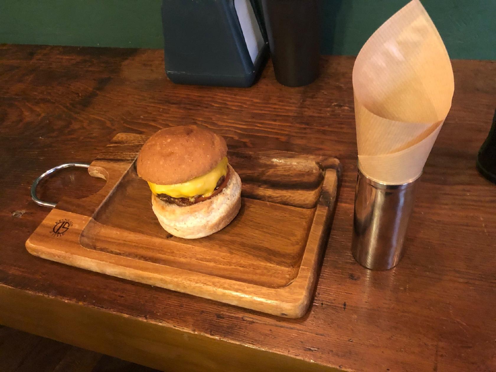 ナイジェルバーガースタンド
