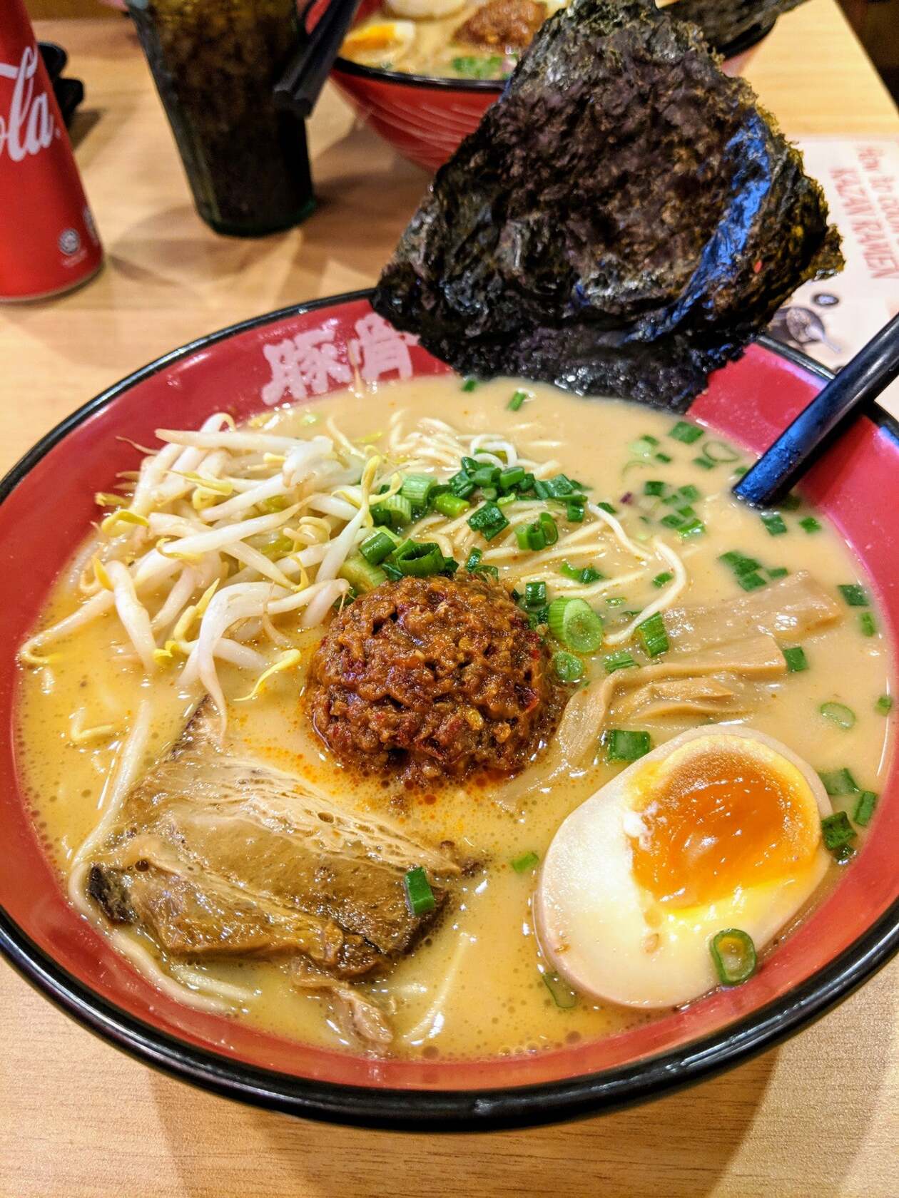 Tonkotsu Kazan Ramen 豚骨火山