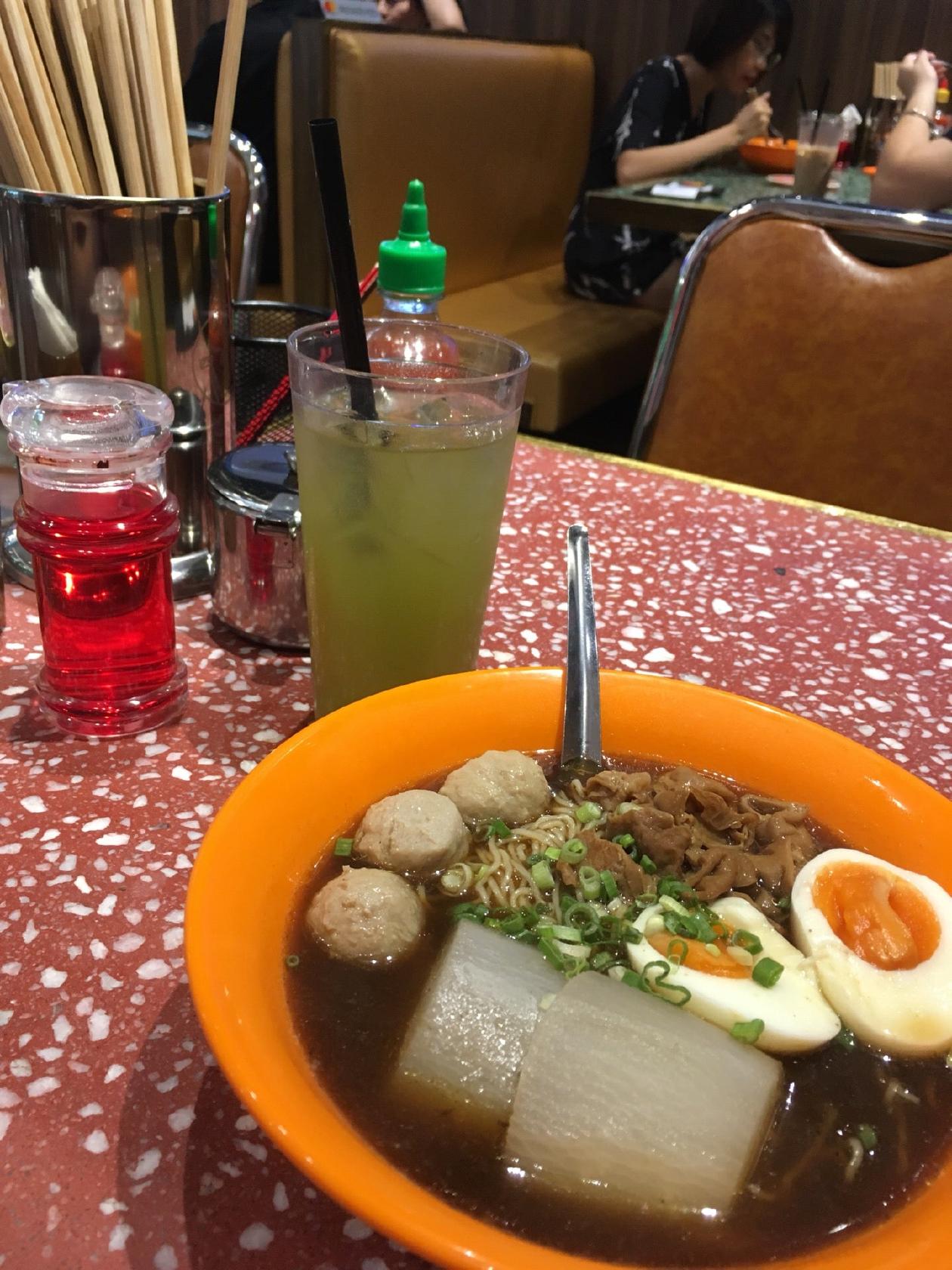 Nerdy Noodles 四眼仔香港车仔面
