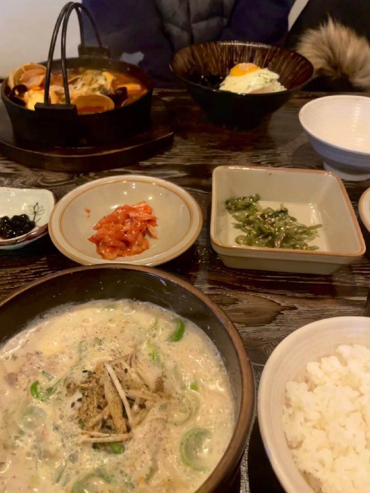 Haeng-bo-kan Dam-byeo-rak