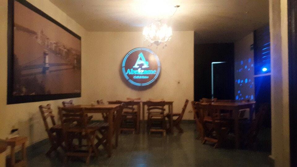 Abrázame Café & Bistro