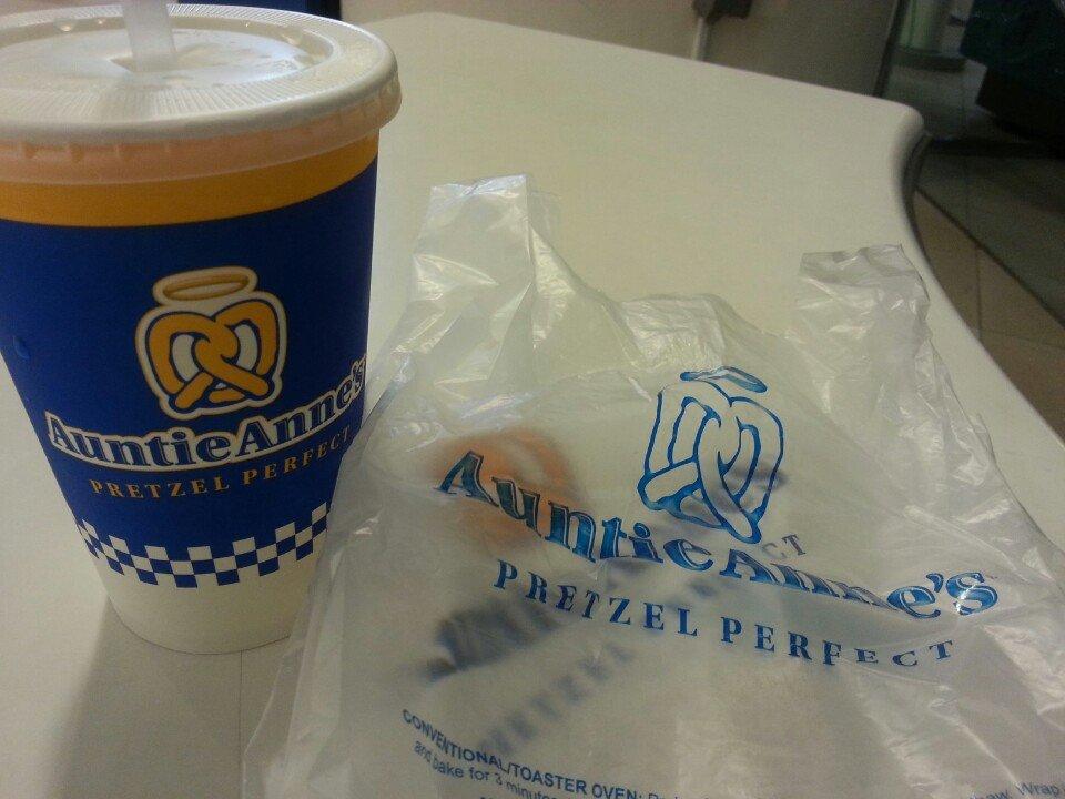 Auntie Anne's @ Tampines 1