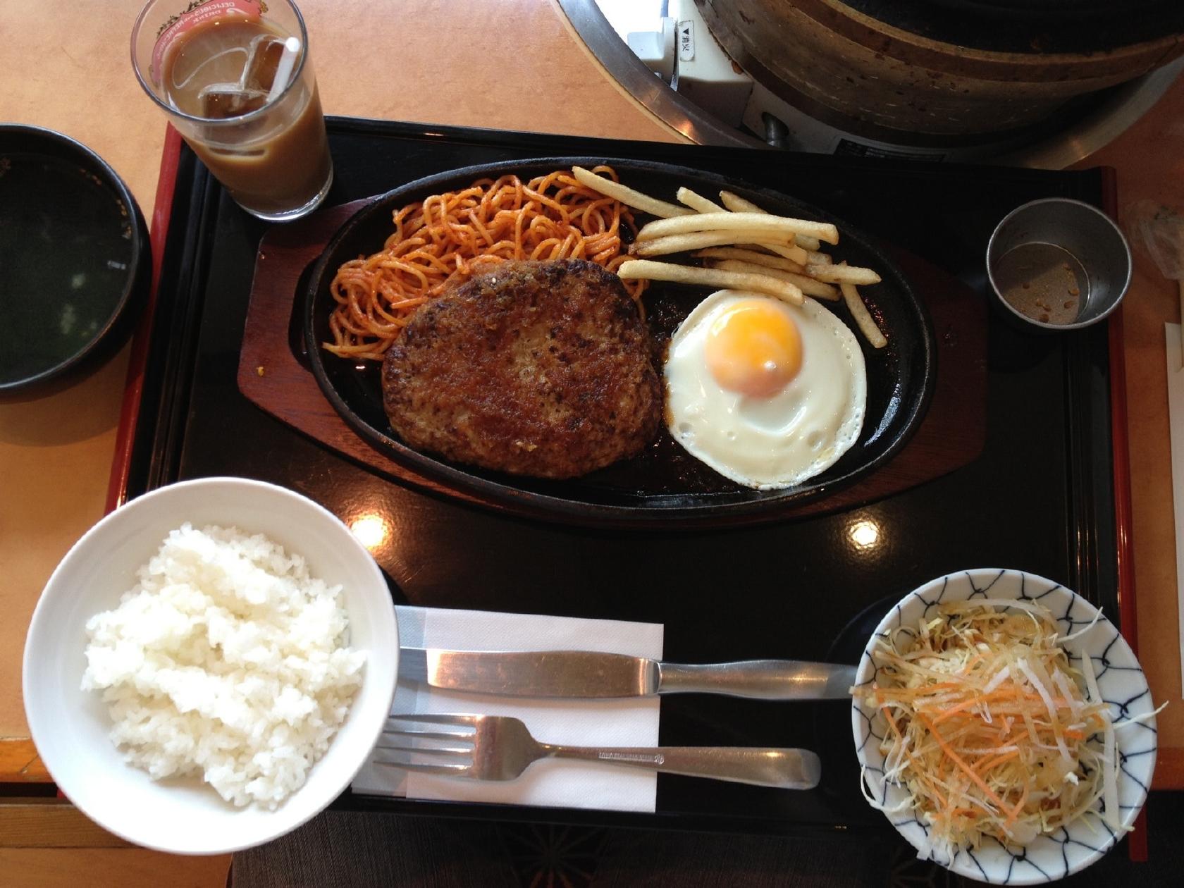 炭火焼肉牛楽