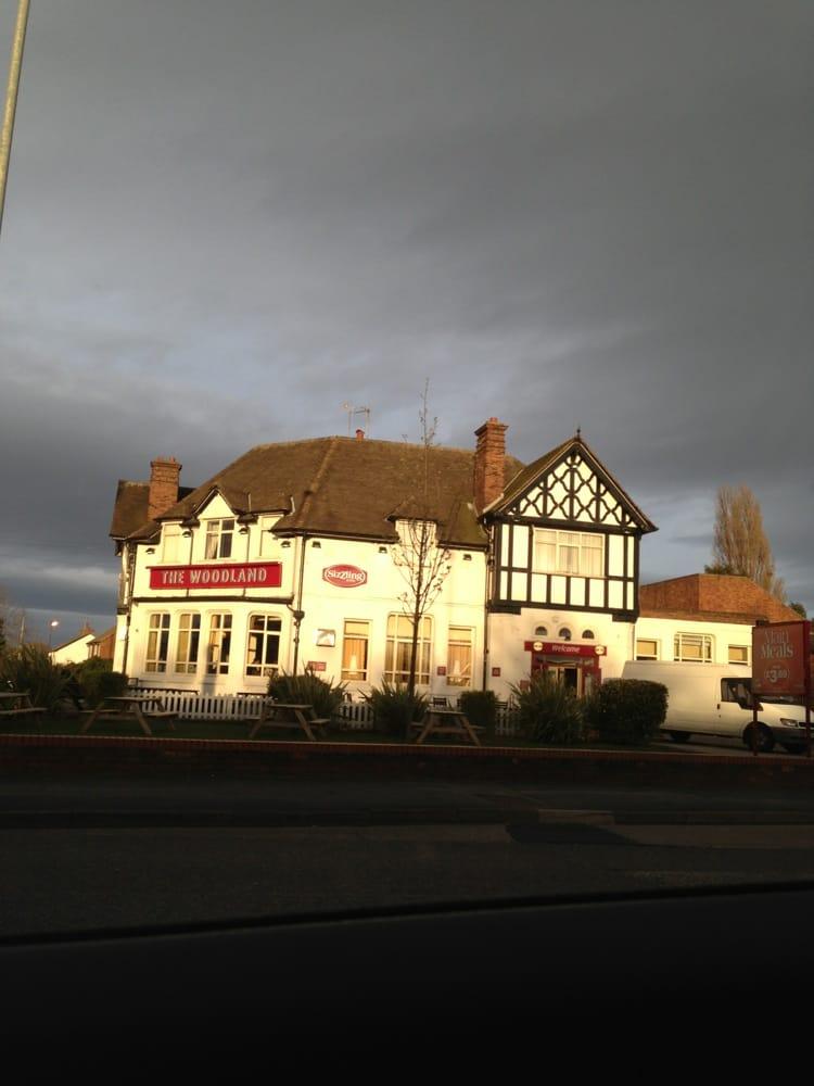 Woodlands Pub