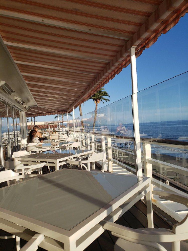 Coral Cafe and Bar