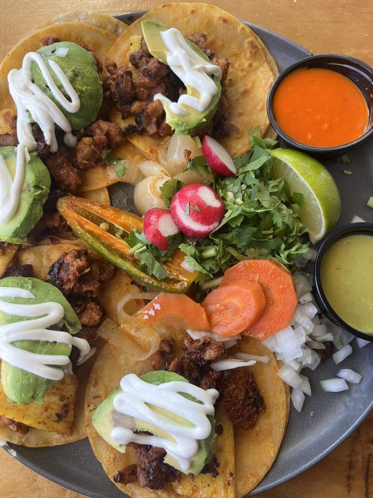 Tacos Y Tortas Adrian