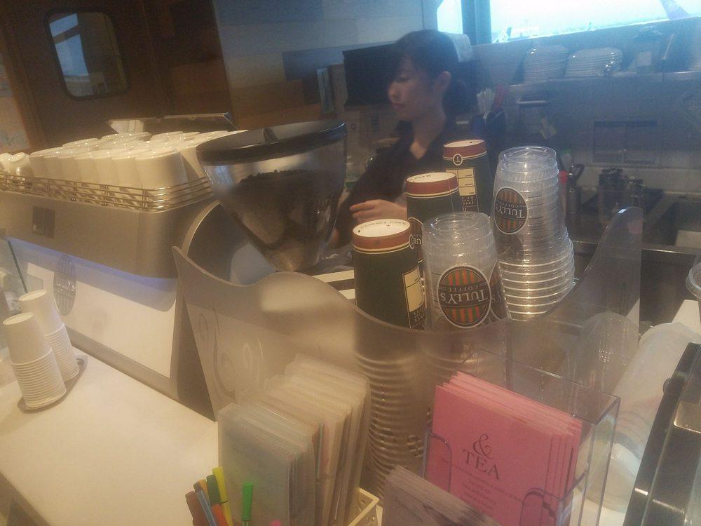 タリーズコーヒー 南ウィング