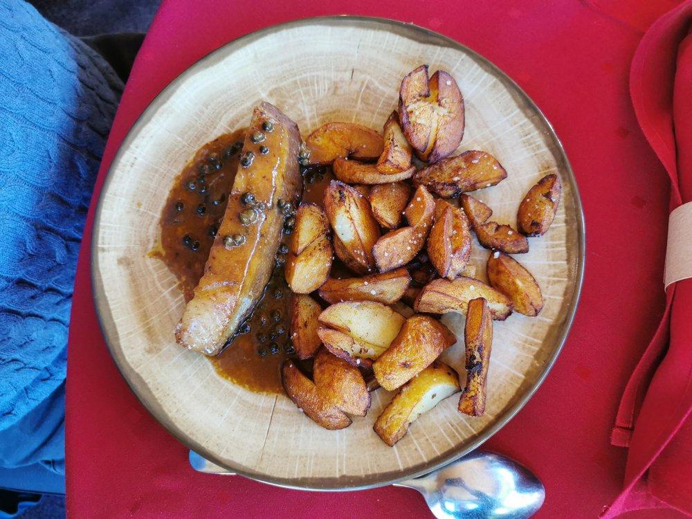 Hôtel Le Puy-Ferrand, Restaurant La Table de L'Ours. Meilleur prix Garanti sur notre site