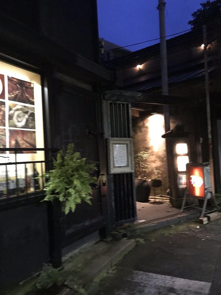 横須賀迷宮ダイニング萬菜 本店