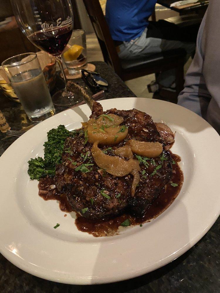 Avanti Italian Kitchen & Wine Bar - Creekside