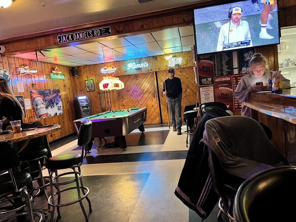 Traders Bar & Grill