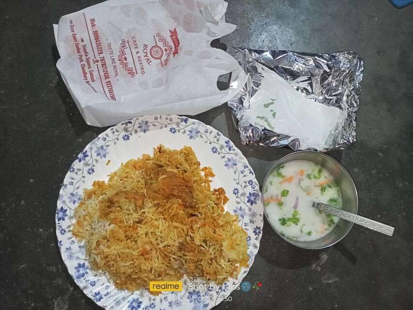 The Royal Cafe & Restro