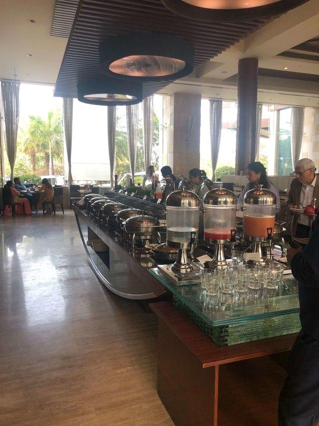 Cafe G - Holiday Inn