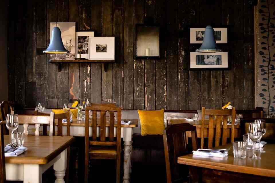 Pearson's Arms By Richard Phillips