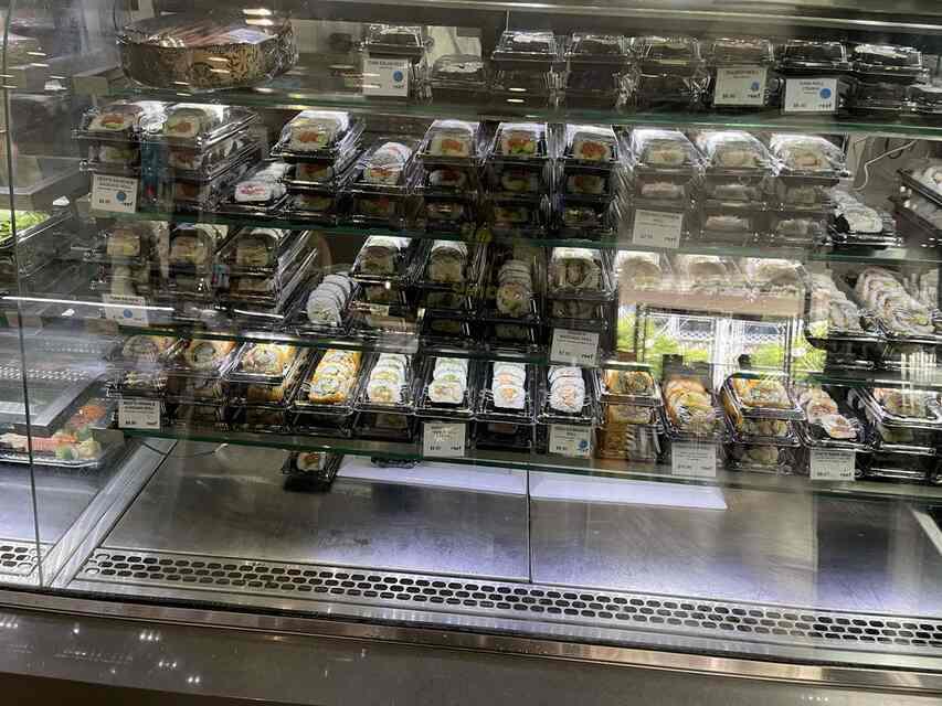 Reef Seafood + Sushi