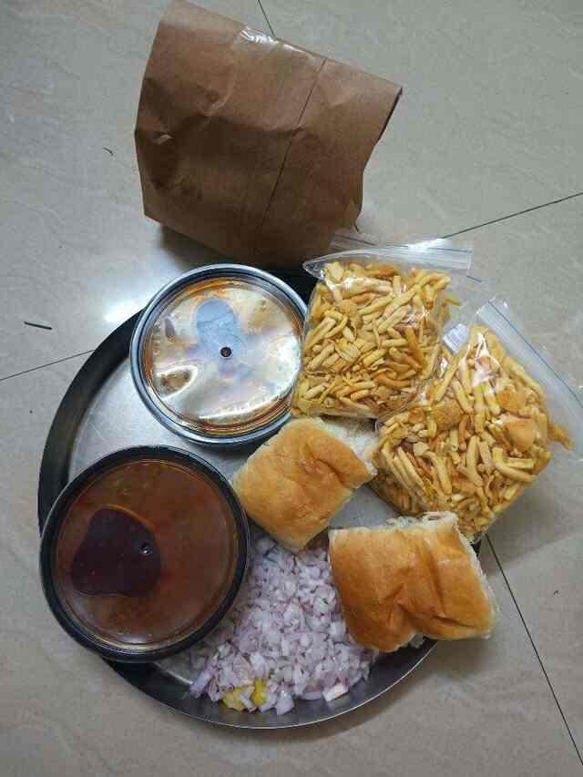 Aamdar Misal Ani Barach Kahi