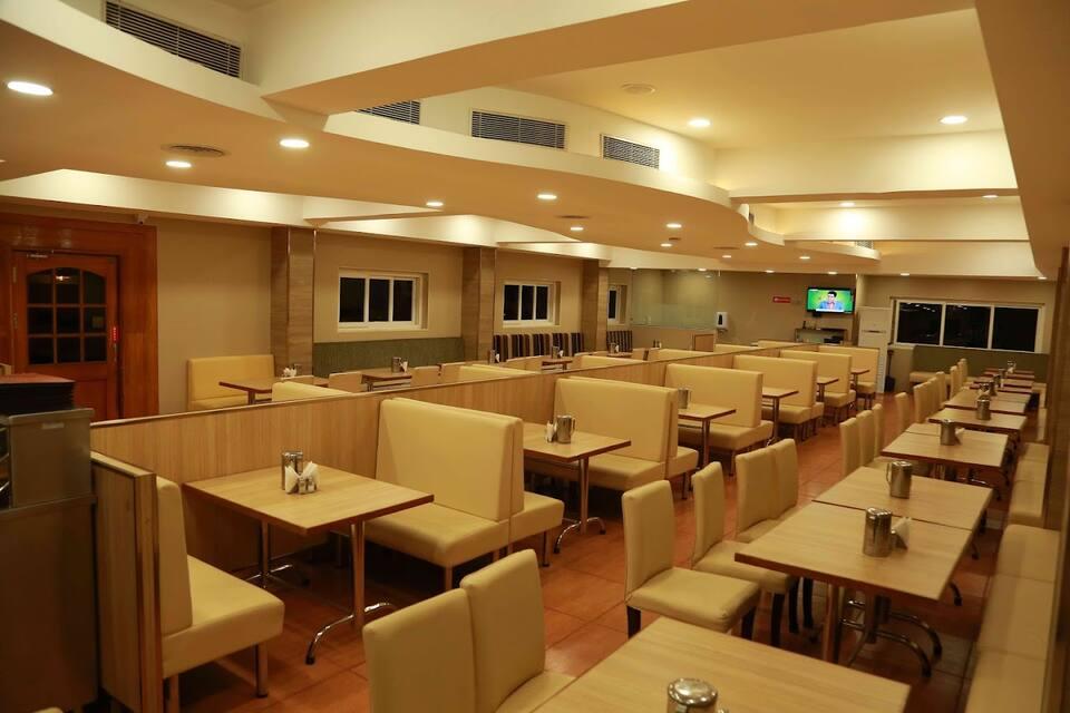 Geetham Veg Restaurant Navalur