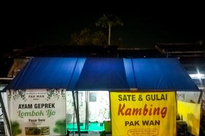 WARUNG MAKAN "PAK WAN" SATE & GULAI KAMBING DAN AYAM GEPREK LOMBOK IJO PASAR SORE