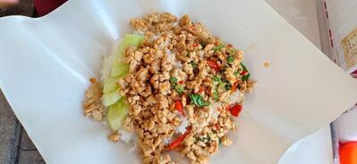ผัดไทยสามใบเถา ( โกวต๋อย )