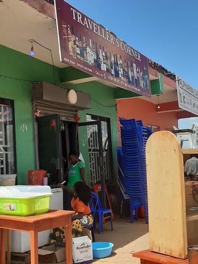 Travelers Corner Bar Lira