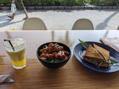 Maroa Beach Poke & More