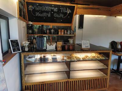 Naomi Café French Bakery Café