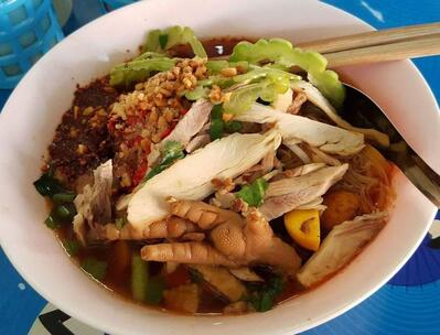 ก๋วยเตี๋ยวไก่มะระนายอาคม