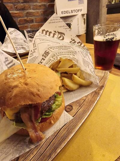 L'Anonimo Different Pub Pub - Birreria - Hamburgeria