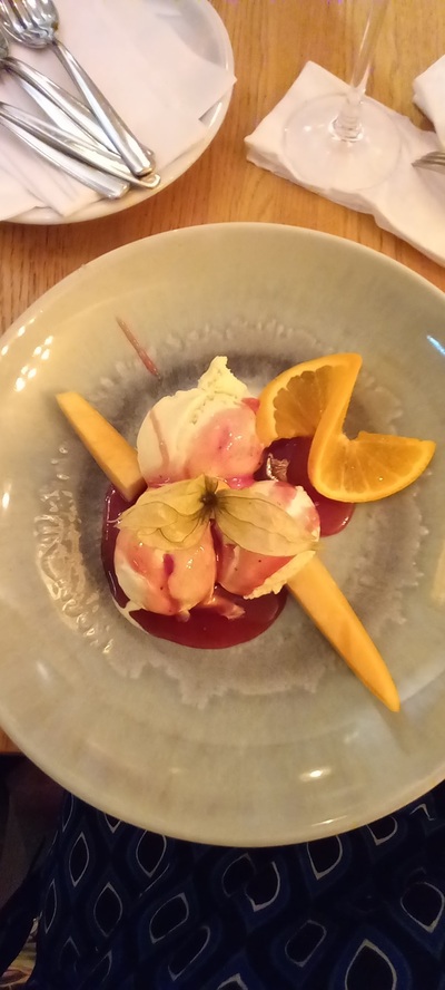 Burghotel - Food and Drink