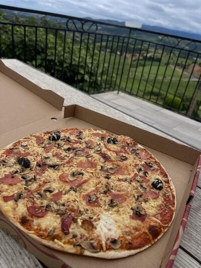 Wood fire Pizza (sundays)