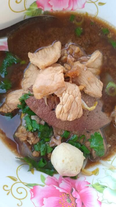 ก๋วยเตี๋ยวน้ำตกหมู 252 (สูตรคุณย่า)