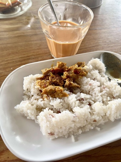 อู่ประทีปการชง ร้านน้ำชากาแฟยามเช้า