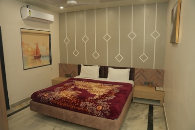 HOTEL MAHESHWARI