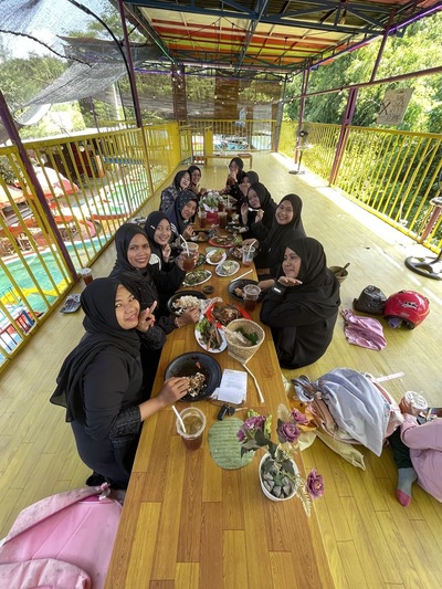 Kolam Renang & Cafe Gubuk Wringin