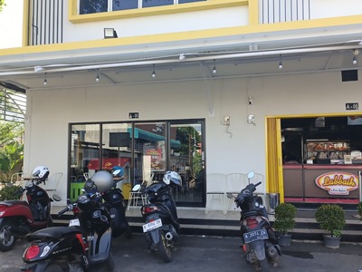 Labbaik Chicken Legok