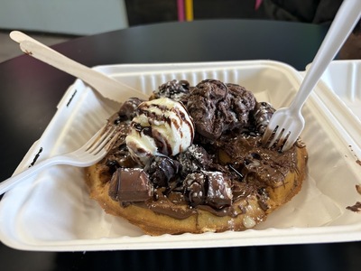 ROLLY & BUBBLY (FORT ERIE)